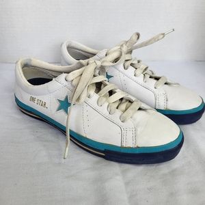 Converse one star white with blue trim and star in size 8.5